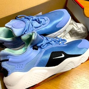 Nike Air Huarache City Move